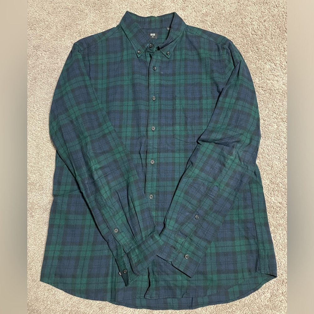 Men’s UNIQLO plaid flannel button up shirt green and blue size M new with no tag